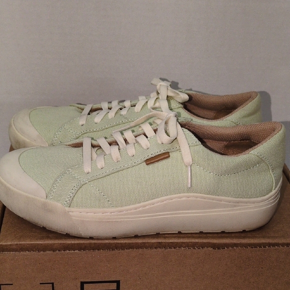 Dr. Scholl's Light Green Canvas Sneakers Womens Size 10 - Picture 6 of 16